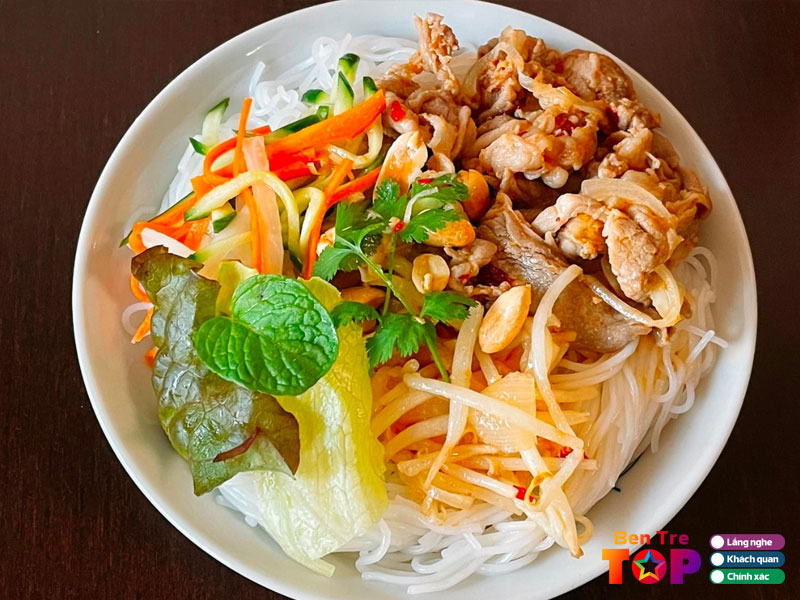 Tieu-chi-cot-loi-va-phuong-phap-luan-danh-gia-cua-bentretoplist-1