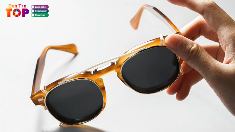 Top-10-cua-hang-ban-kinh-ram-o-ben-tre-chuan-trend-ben-dep-bentretoplist