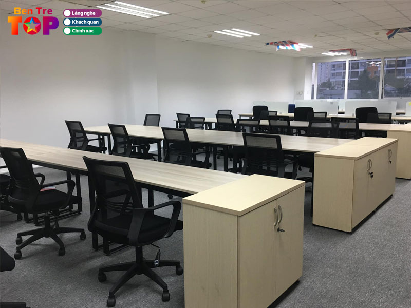 Kinh-nghiem-chon-ban-ghe-van-phong-phu-hop-nhu-cau-bentretoplist