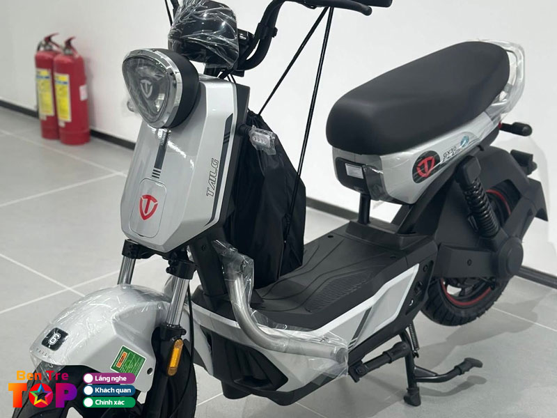 Xe-dien-xe-may-phat-sang-bentretoplist