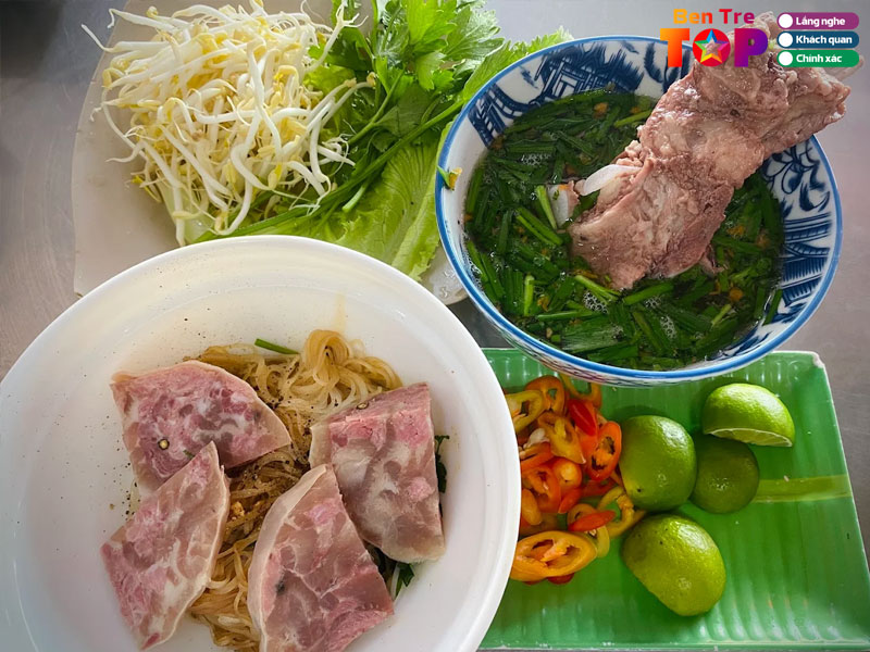 Hu-tieu-hai-san-ben-tre-bentretoplist
