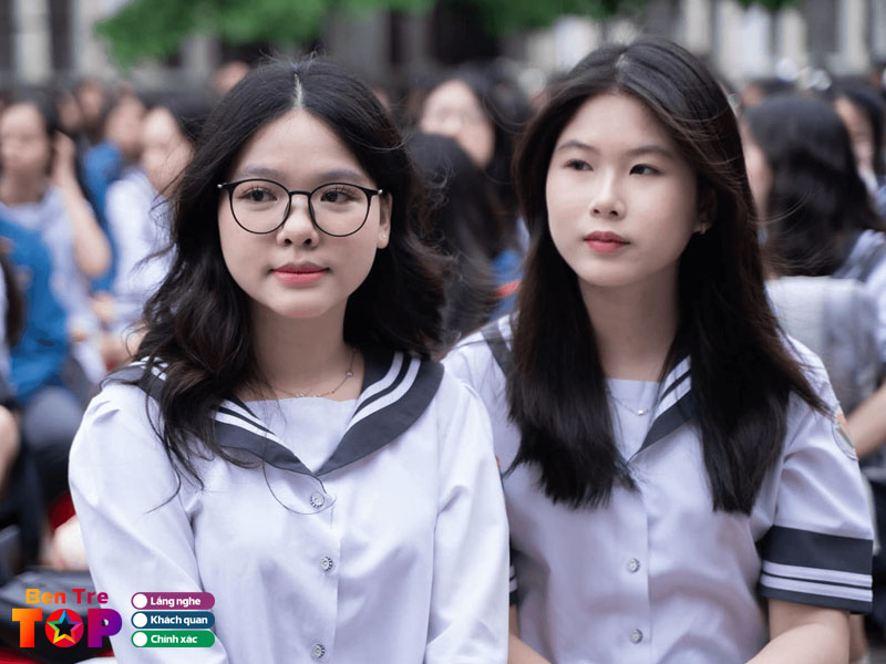 Kinh-nghiem-dat-may-dong-phuc-hoc-sinh-cho-truong-lop-bentretoplist